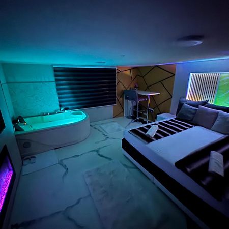 Boomboom Room Cazin Exterior photo
